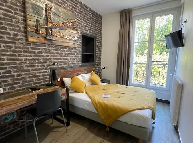 ホテル ル リシュリュー バッカス 2*