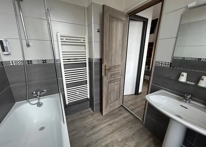 ル リシュリュー バッカス 2* フォンテーヌブロー